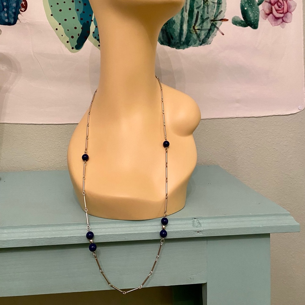 Vintage navy blue and silver Sarah Coventry necklace! Practically brand new! 💙